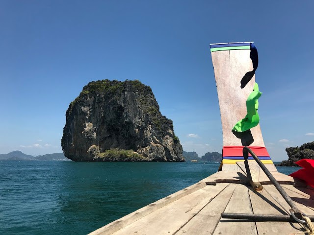 private boat em Hong Island